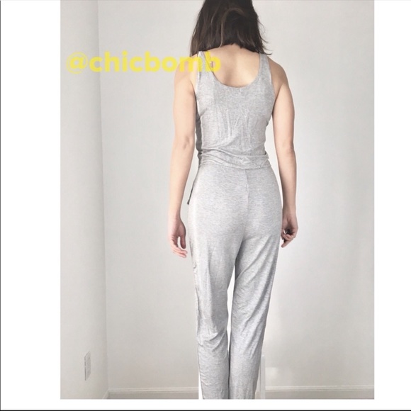 Sexy basic jumpsuit - Picture 3 of 7
